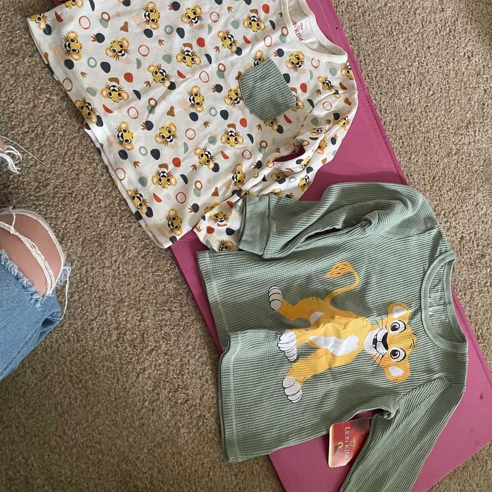 Toddler lion king long sleeve shirts size 4T NWT